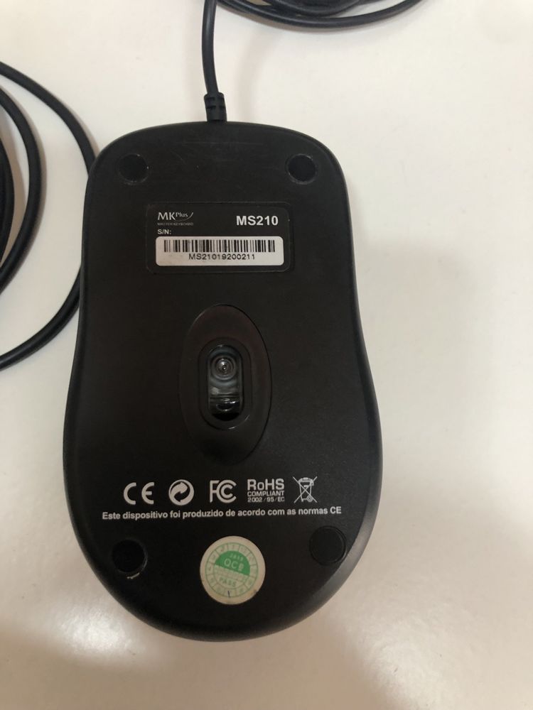Teclado e rato para computador