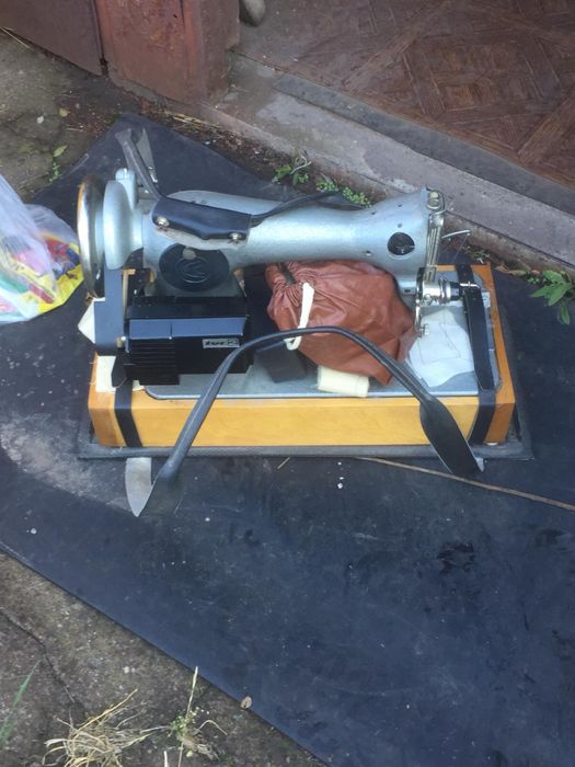 Швейна машинка в гарному стані