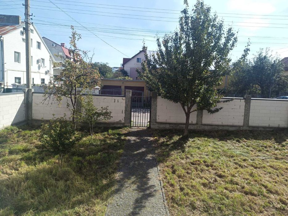 Продаж. 3 к, підвал, з власним садом. Центр. Куликівська. Власник