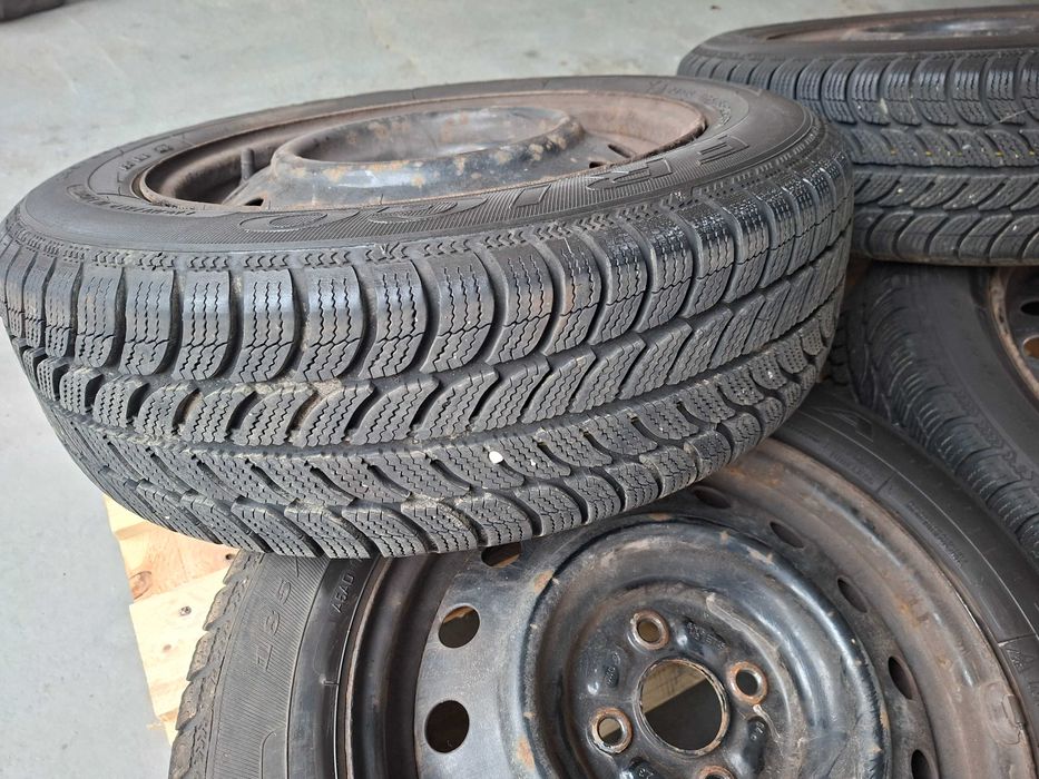 Koła 4x100 z zimowymi oponami 185/65R15