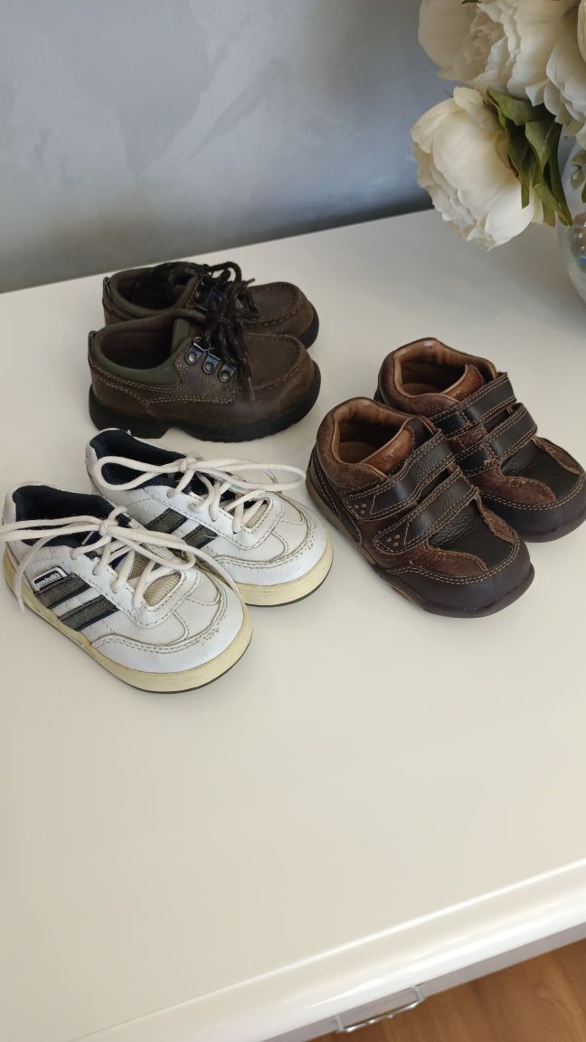 Дитячі туфлі,кросівки і сандалі по 50грн