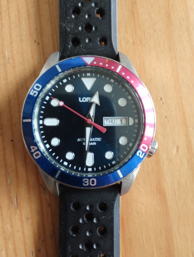 Lorus diver automatic 10 bar