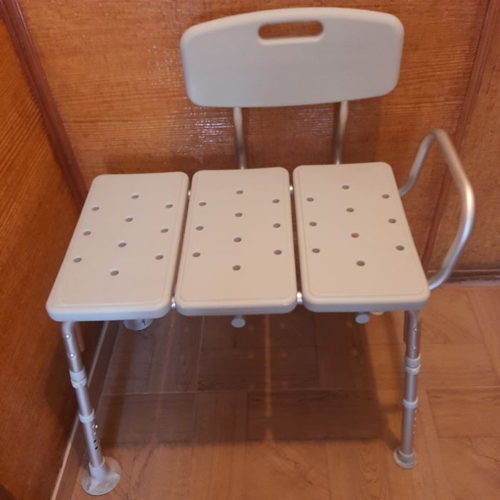 Стул для душа нагрузка до 180 кг.