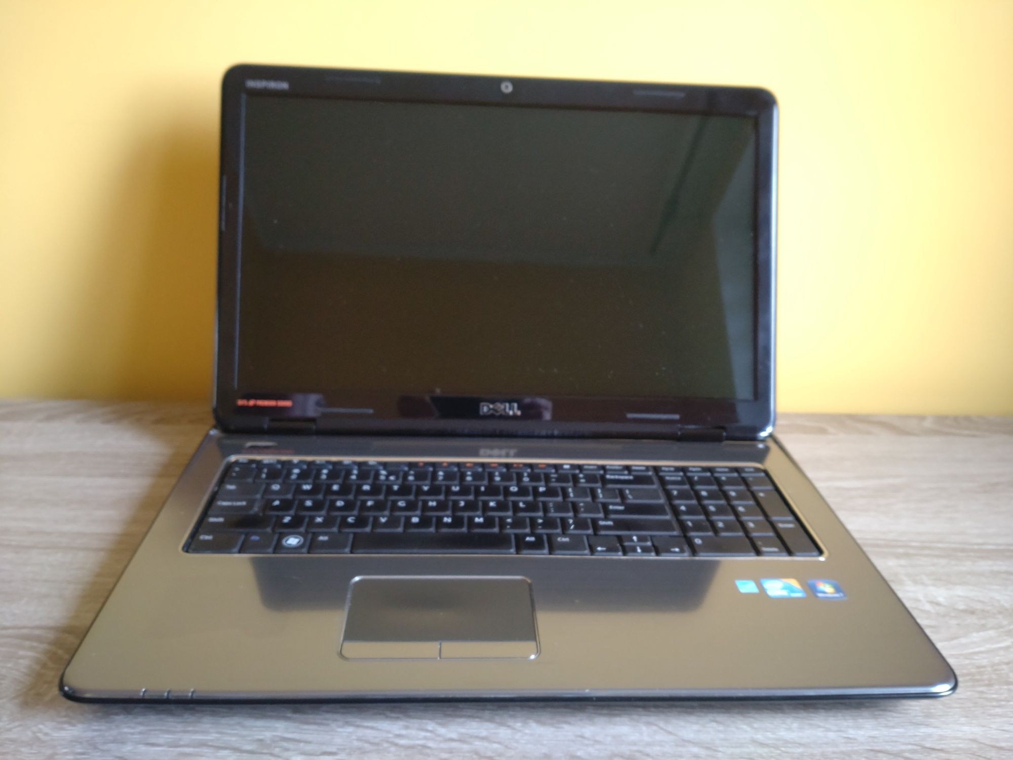 Laptop Dell Inspiron 7010 17" uszkodzony