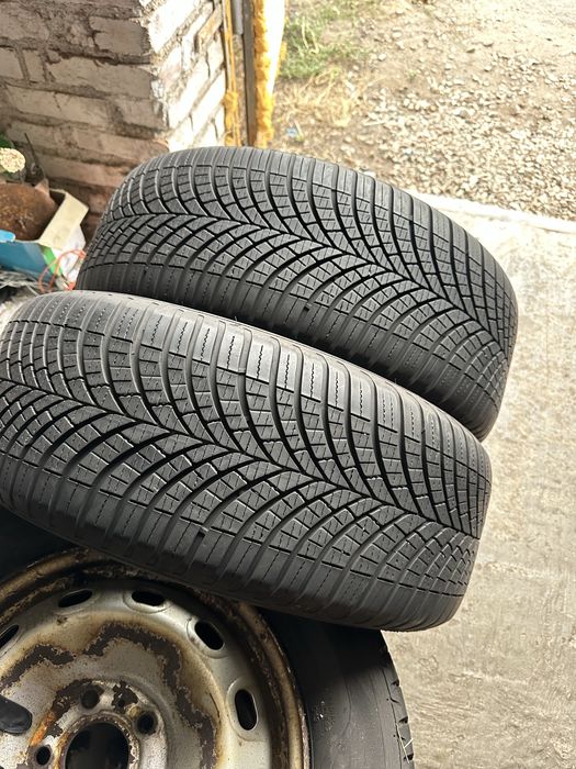 235/55 R17 GoodYear Vector4Season /2022рік/2шт./всесезон/Germany/