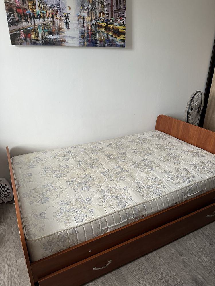 Спальне ліжко