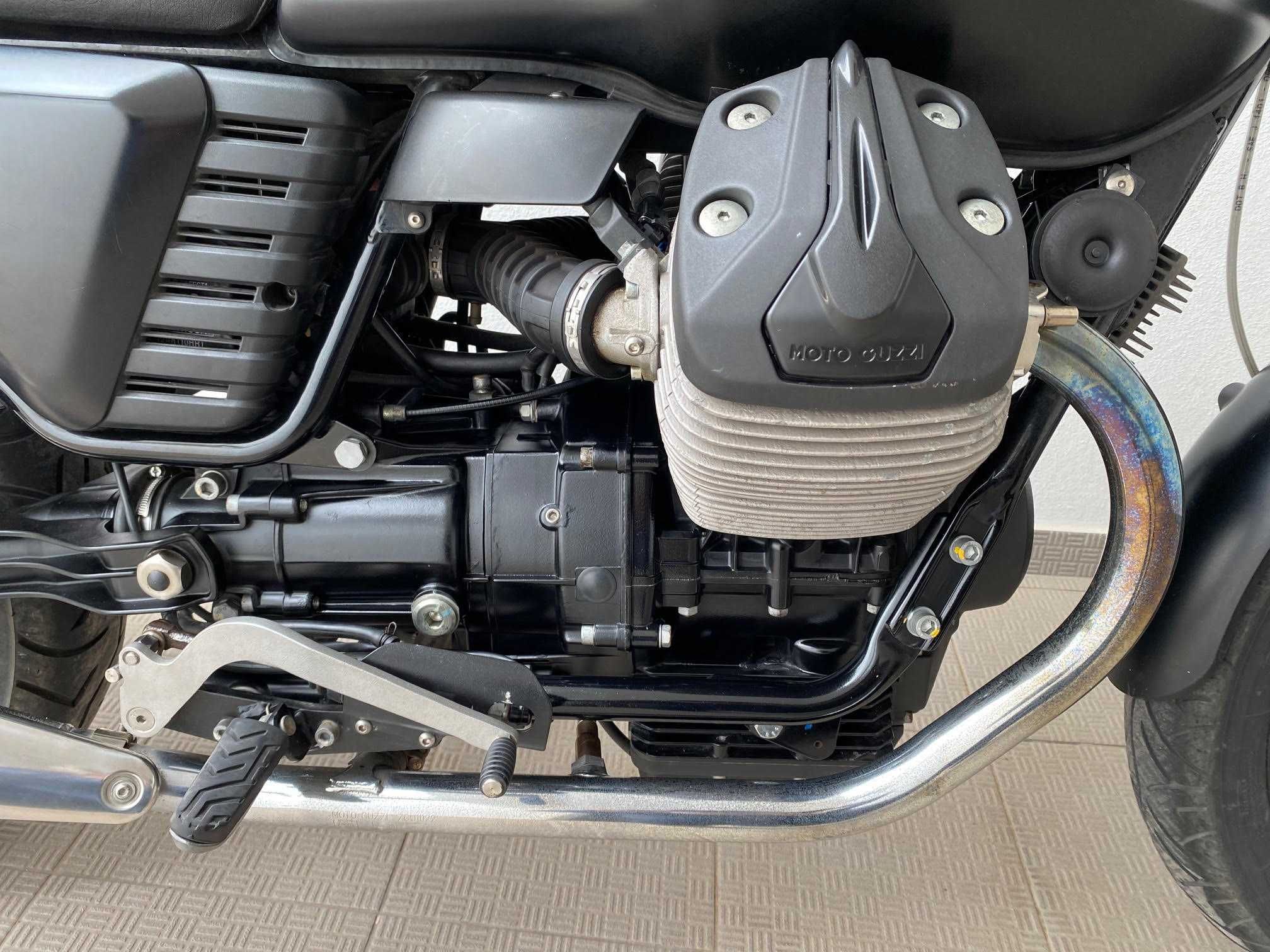 Moto Guzzi V7 Stone (Única limitada carta A2)