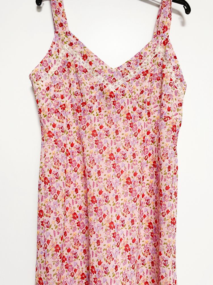 Sukienka midi w kwiatuszki Marks&Spencer