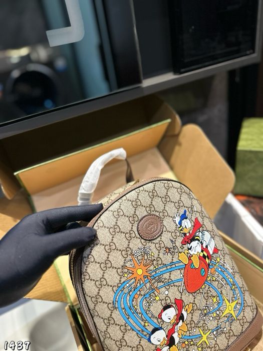 Рюкзак gcc louis vuitton disney бежевый унисекс женский