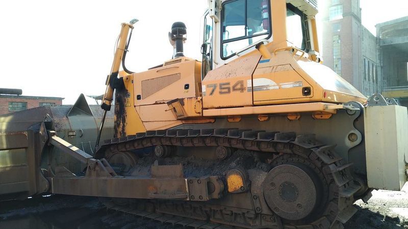 Buldozer Liebherr PR 754 em ótimo estado