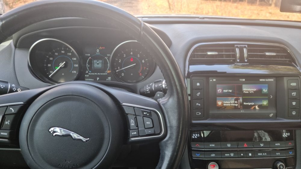 Jaguar F-pace 25t pojemność 2.0 2018 rok 250km benzyna obniżka ceny