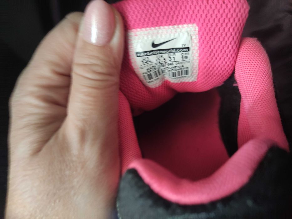 Dziecięce czarne róż adidasy NIKE na rzepy r.31/ 19cm