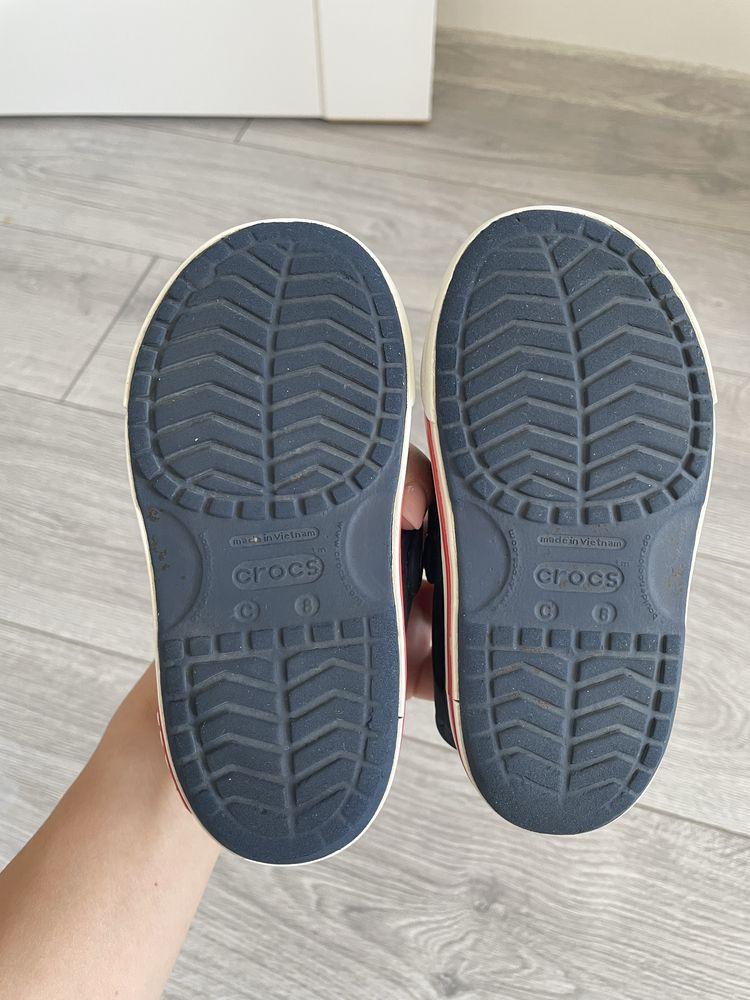 Дитячі Crocs 8 в дуже гарному стані