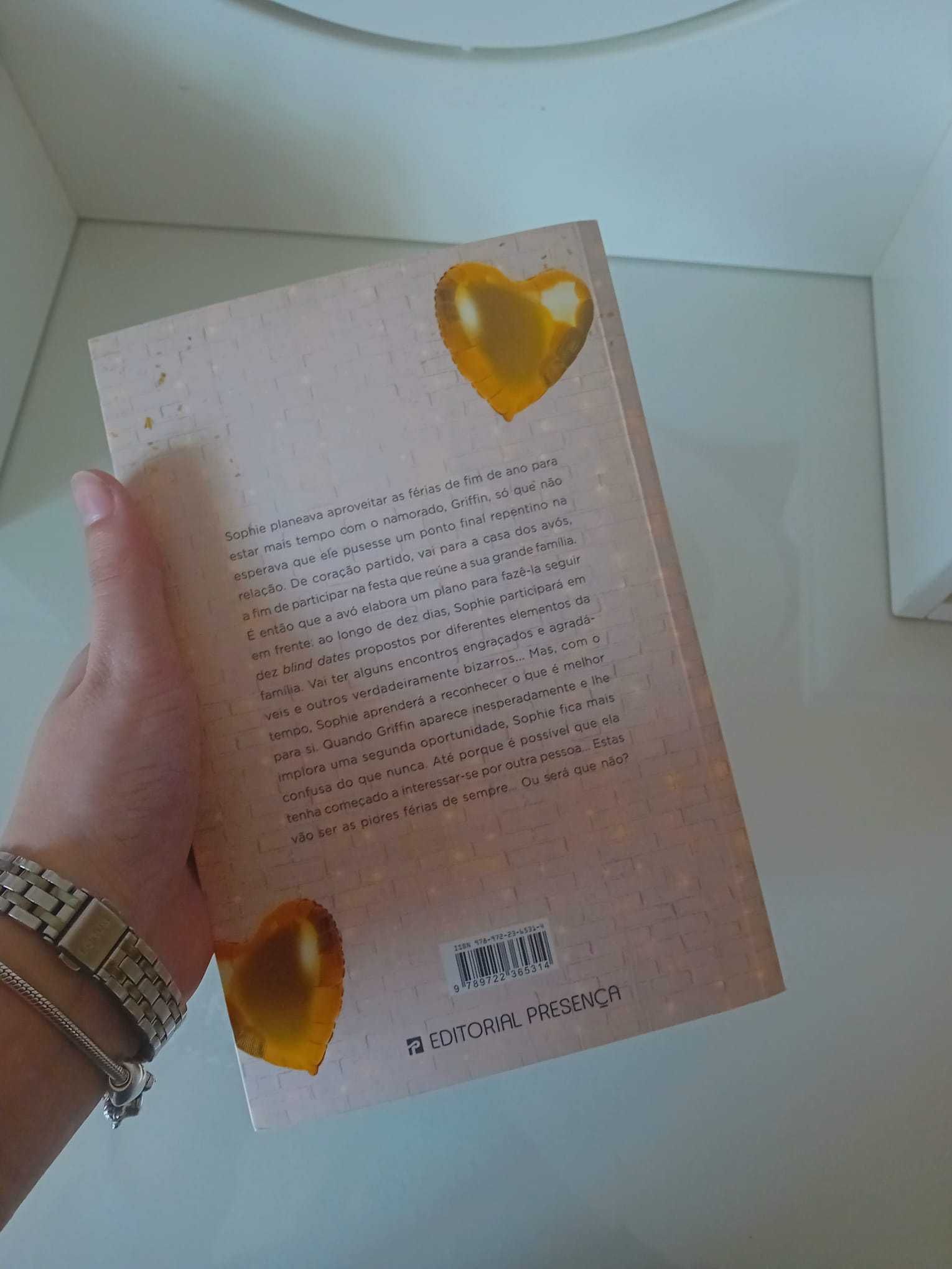 "10 Blind Dates: 10 oportunidades para encontrar o amor" Ashley Elston