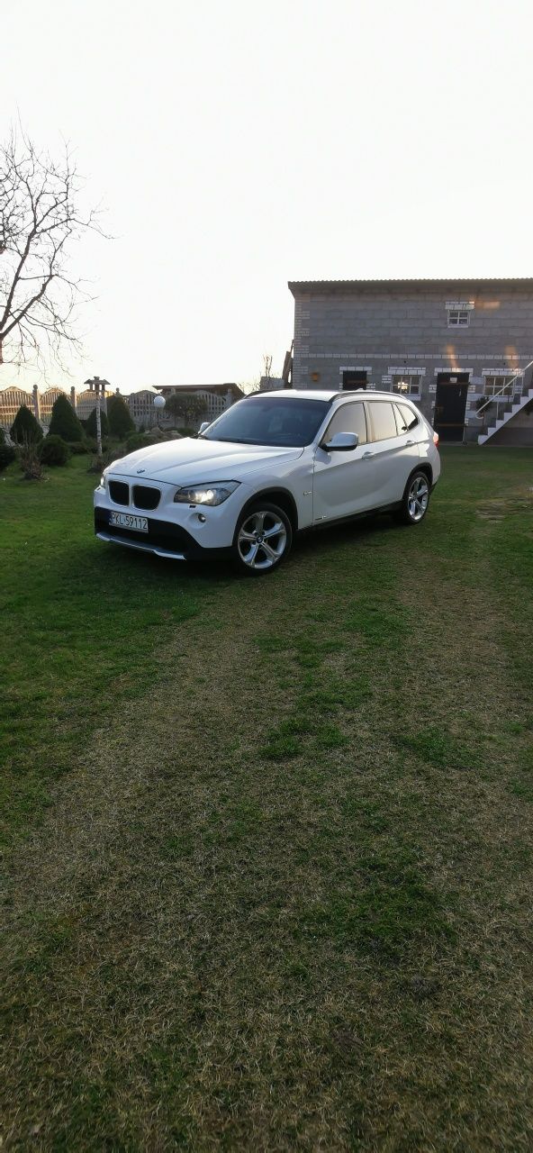 Bmw   x1     4x4