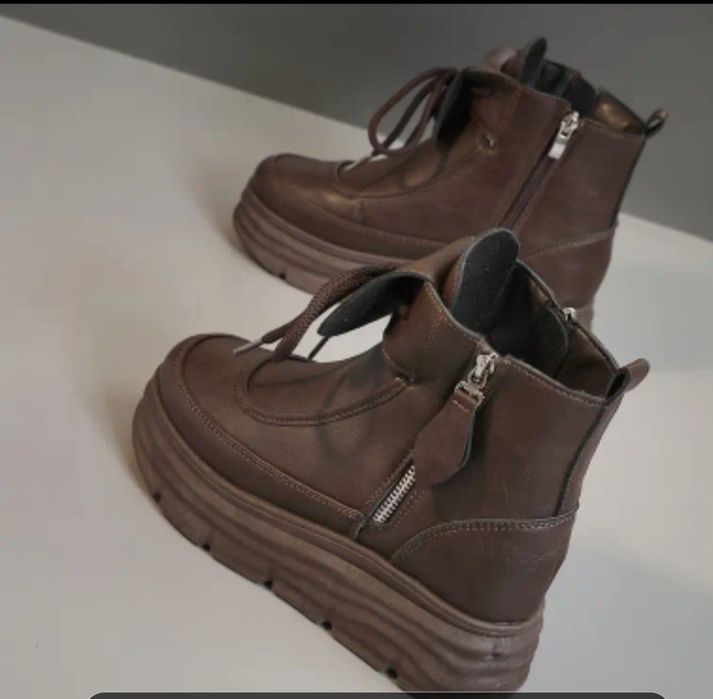 Демісезонні ботінки...