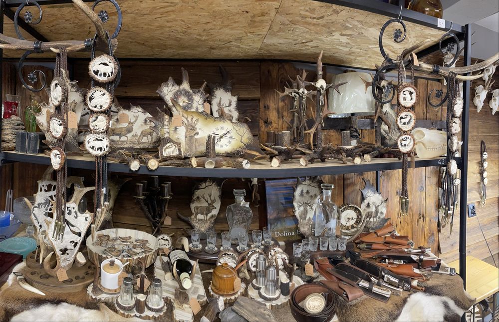 Wyroby z poroża rzeźba krzyż karafka poroże zrzuty prezent faktura łoś