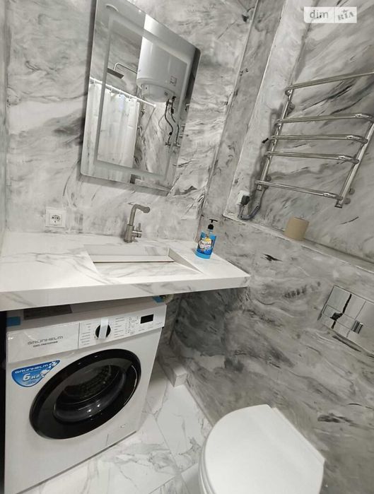 1 комн кв ЖК Золотые столбы с евроремонтом 31м2-31000у.е