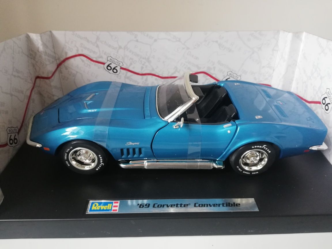 Chevrolet Corvette Convertible Baby Blue 1969 1:18 Revell