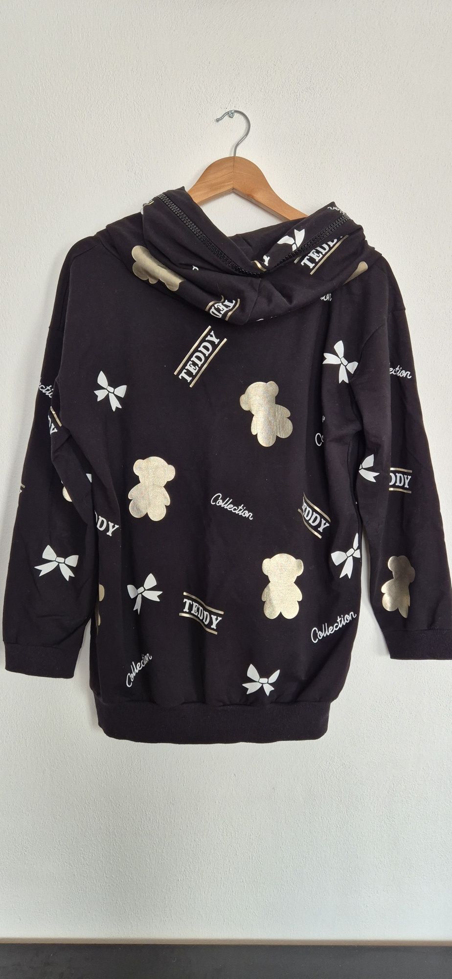 Czarna bluza damska z kapturem oversize