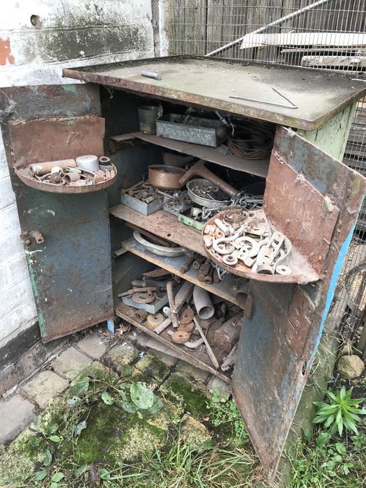 Стіл шафа металевий в гараж чи майстерню для інструментів