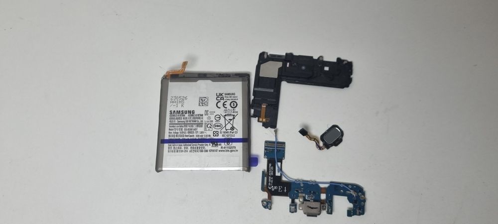 Zestaw 6 uszkodzonych telefonów + części (Xiaomi, Samsung, Huawei, LG)