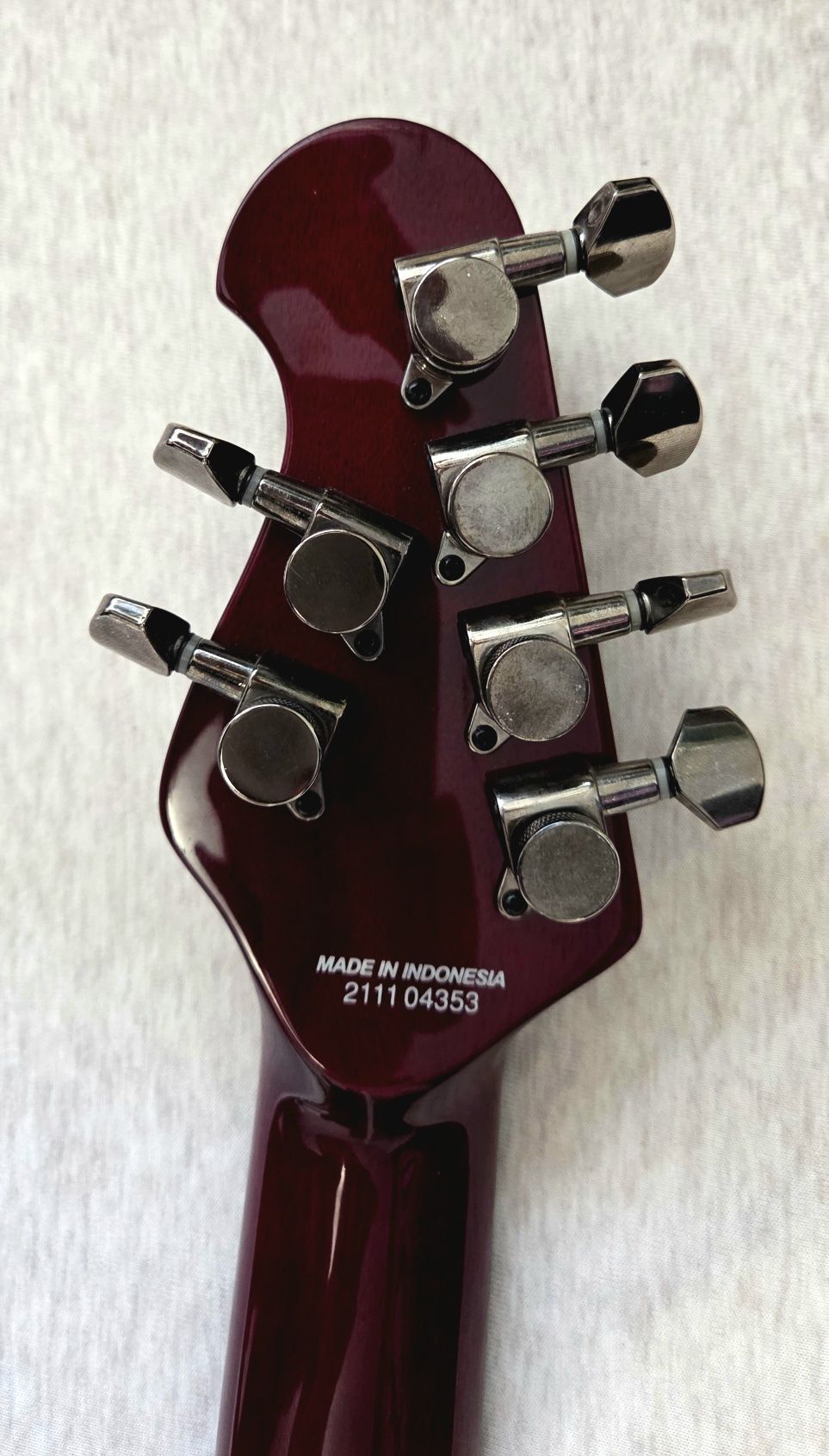 Sterling Maj 200 gitara elektryczna po solidnym dopieszczeniu Majesty