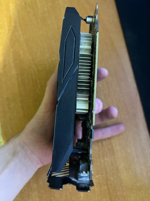 Відеокарта GTX 1650 4gb