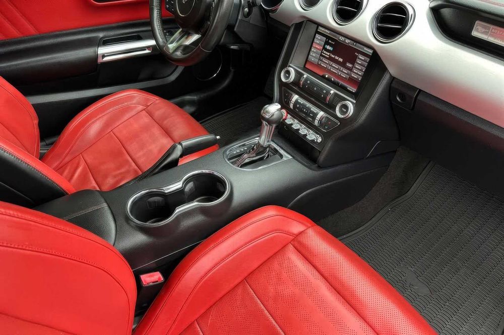 Ford Mustang GT Premium Coupe      2015