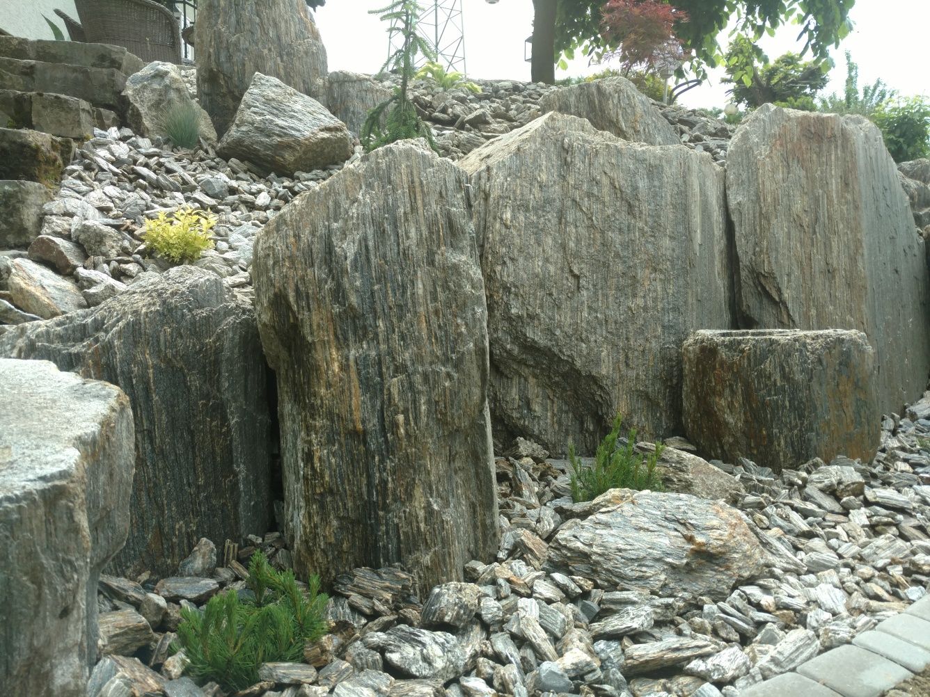 kora kamienna ogrodowa sosnowa kostka brukowa granitowa ziemia granit