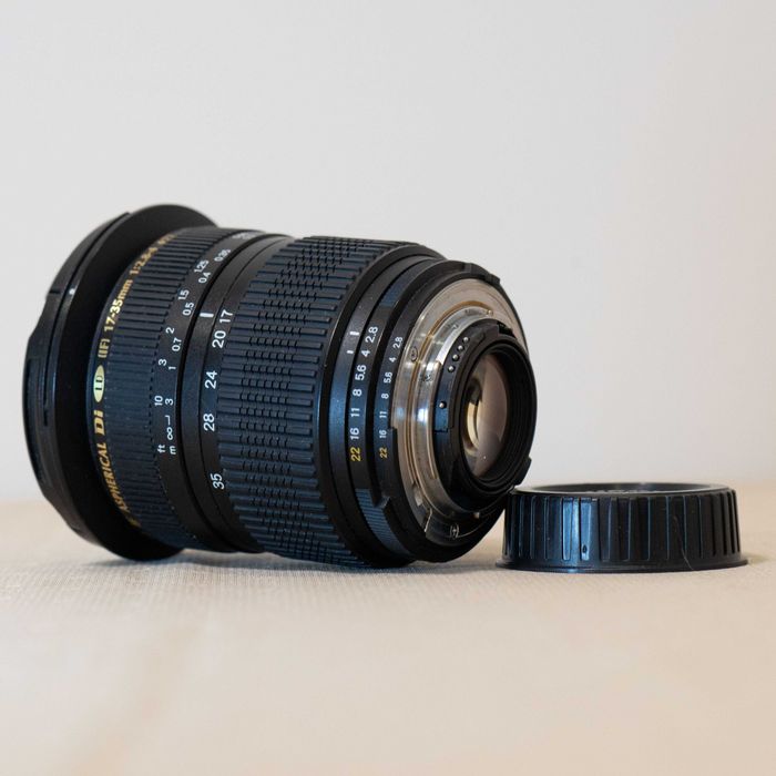 Надширококутний Nikon AF 18-35 F3.5-4.5D об'єктив пейзаж архітектура