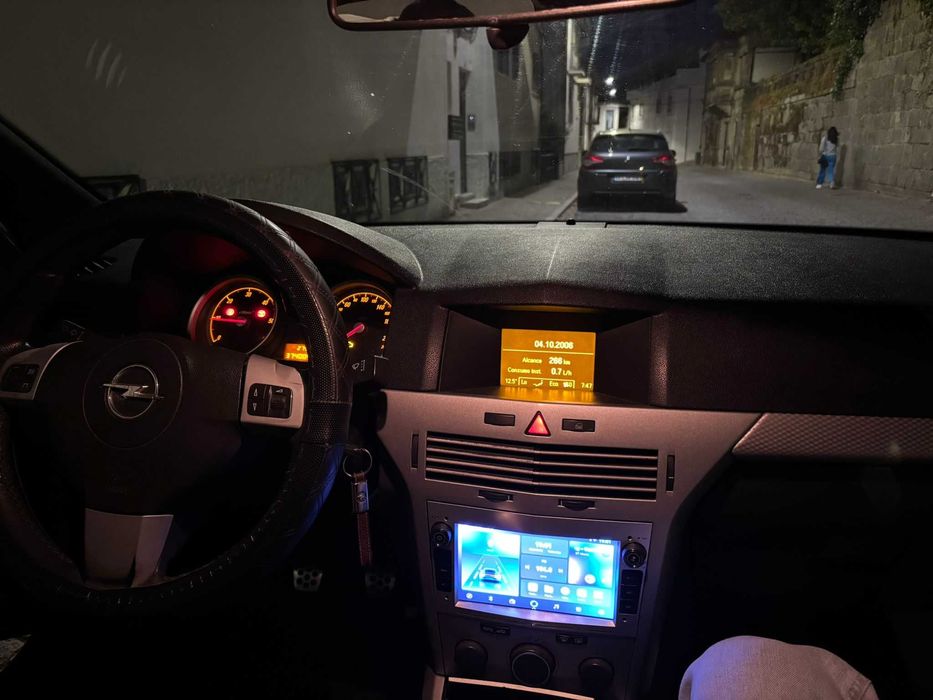 Opel Astra H GTC 1300
