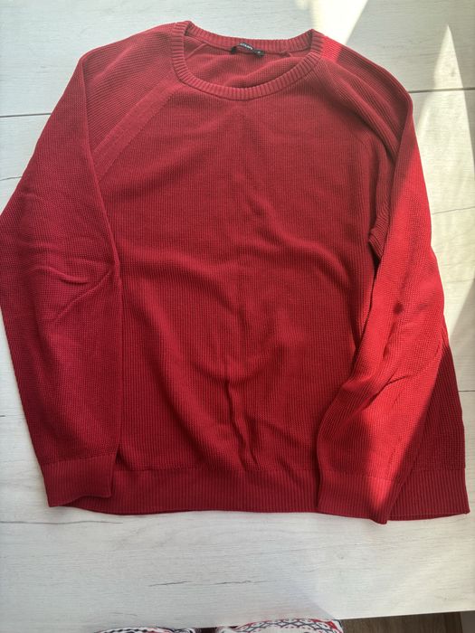 Новорічні світера від Defacto