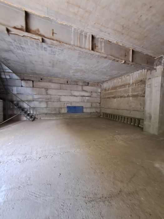 Продам приміщення від 260 м2  поруч з метро "Берестейська"