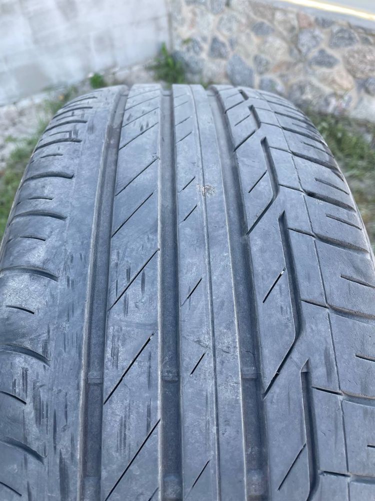 Резина 225/45r19 Bridgestone лето