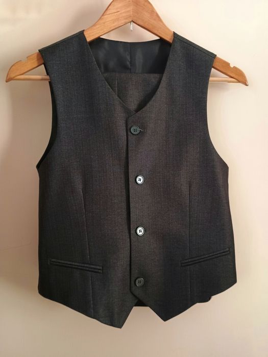 Garnitur chłopięcy w rozmiarze 146