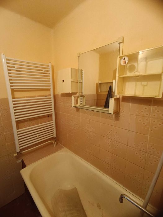 2 кімнатна КВАРТИРА 54 кв.м біля АТБ, житловий стан, 2 балкони, лоджія