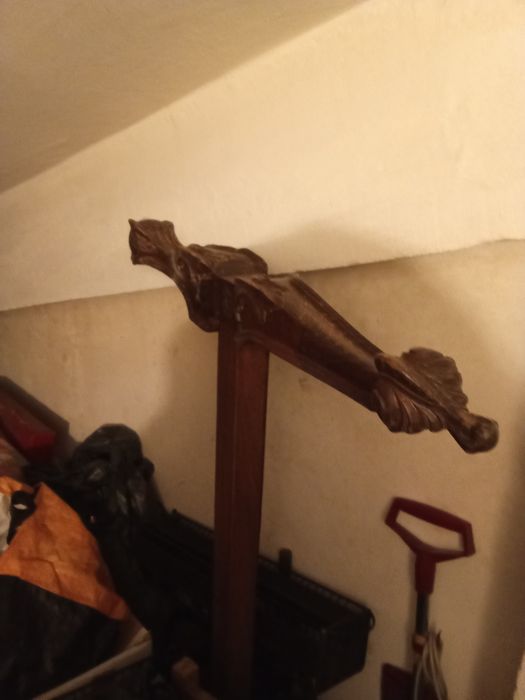 Cama  muito antiga estilo D. João