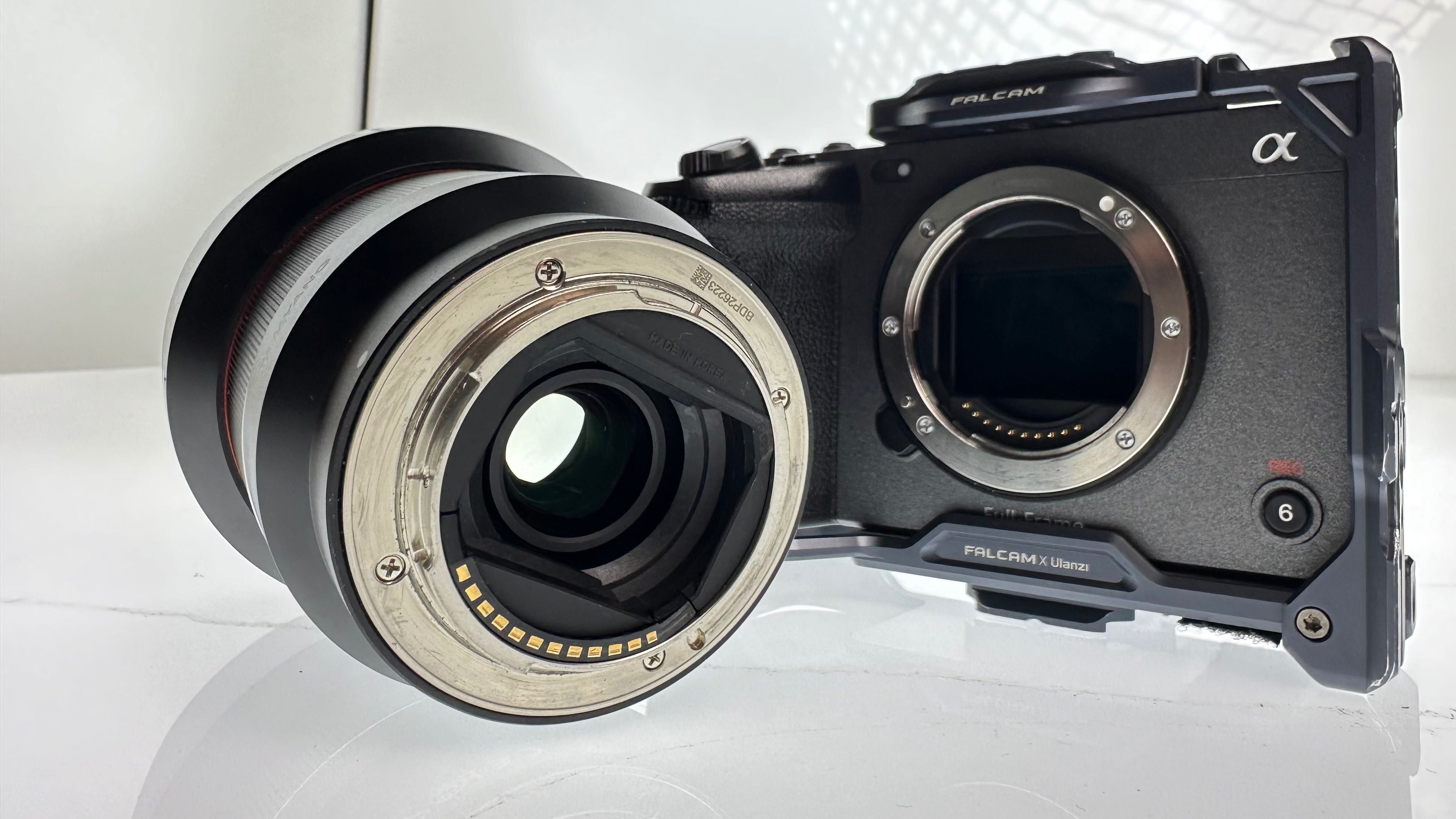 Крутий АФ ширік для SONY FE задешево - Samyang 14 2.8