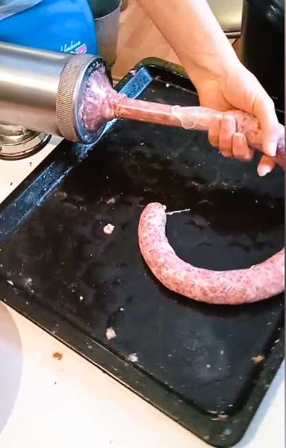 Шприц для приготовления домашних сосисок колбасница объем 2,5кг мангал