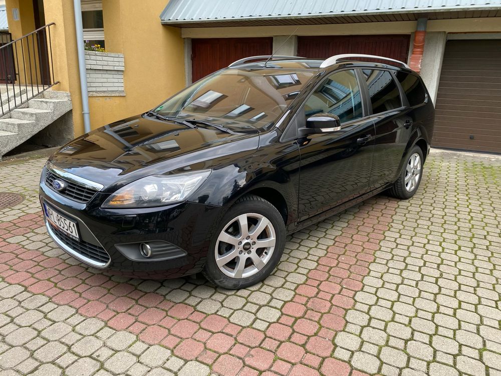 Ford Focus MK2 Polift 1.8benzyna 125km FULL WERSJA XENON HAK 2kpl OPON