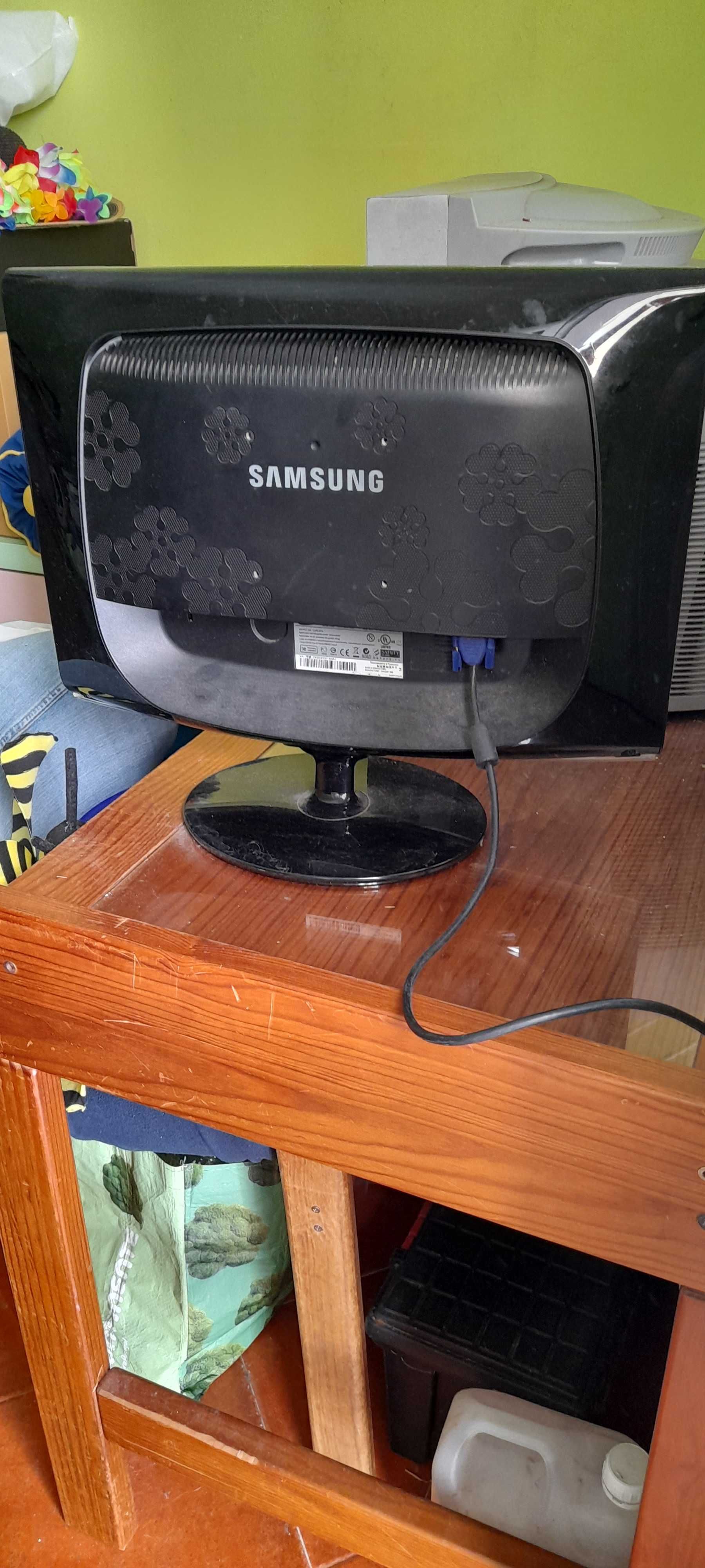 Ecrã para PC Samsung 25€ pouco usado