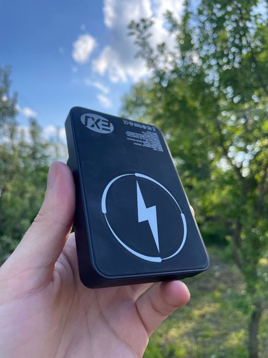 Магнітний безпровідний Павербанк 10 000 mAh — заряджай все!