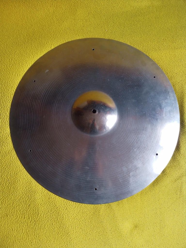 Talerze perkusyjne dla osoby początkującej ride, crash, hi hat