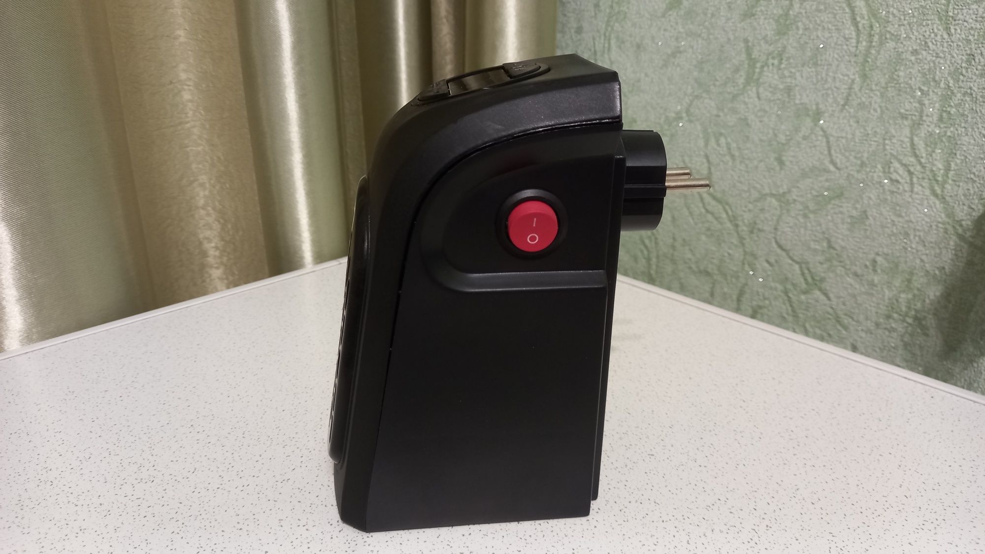 Продам портативный тепловентилятор Handy Heater