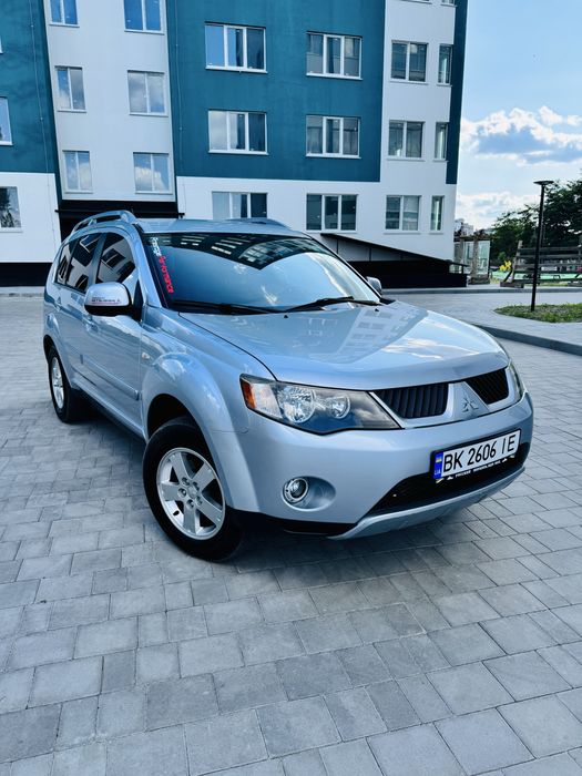 Mitsubishi Outlander XL
