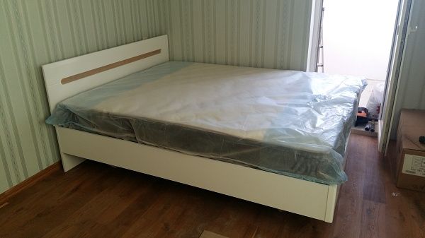 Белая глянцевая кровать двуспальная с подсветкой 160 Бьянко Ліжко