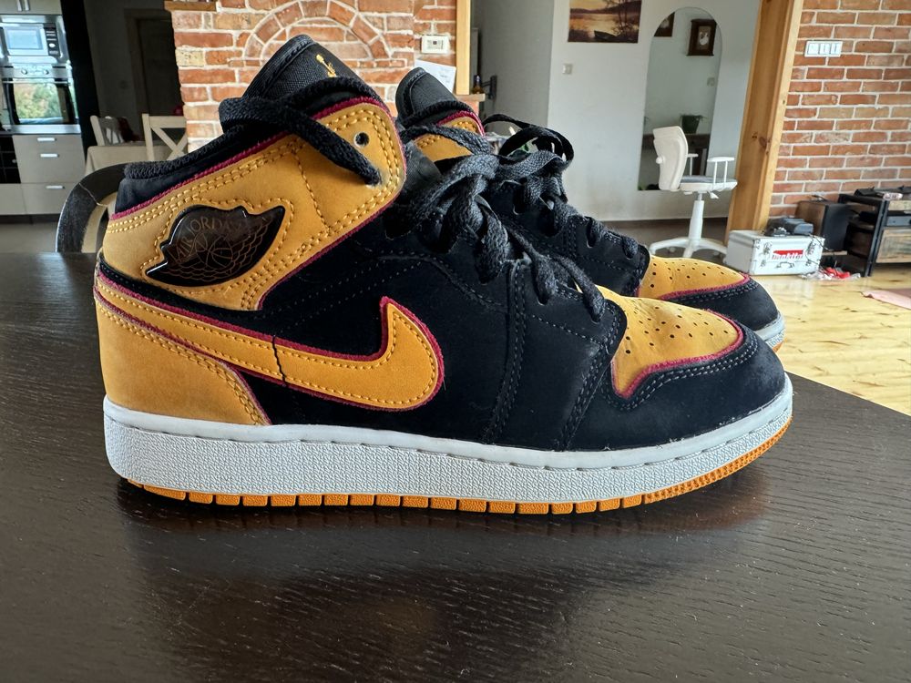 Buty Jordan Air 1 Mid SE rozm. 36,5
