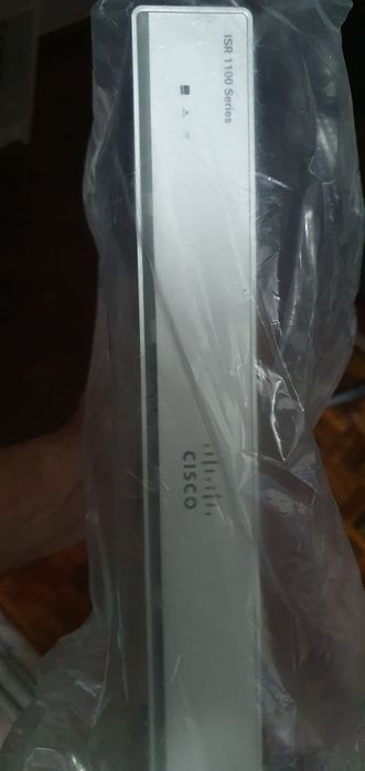 Cisco router novo ISR1100