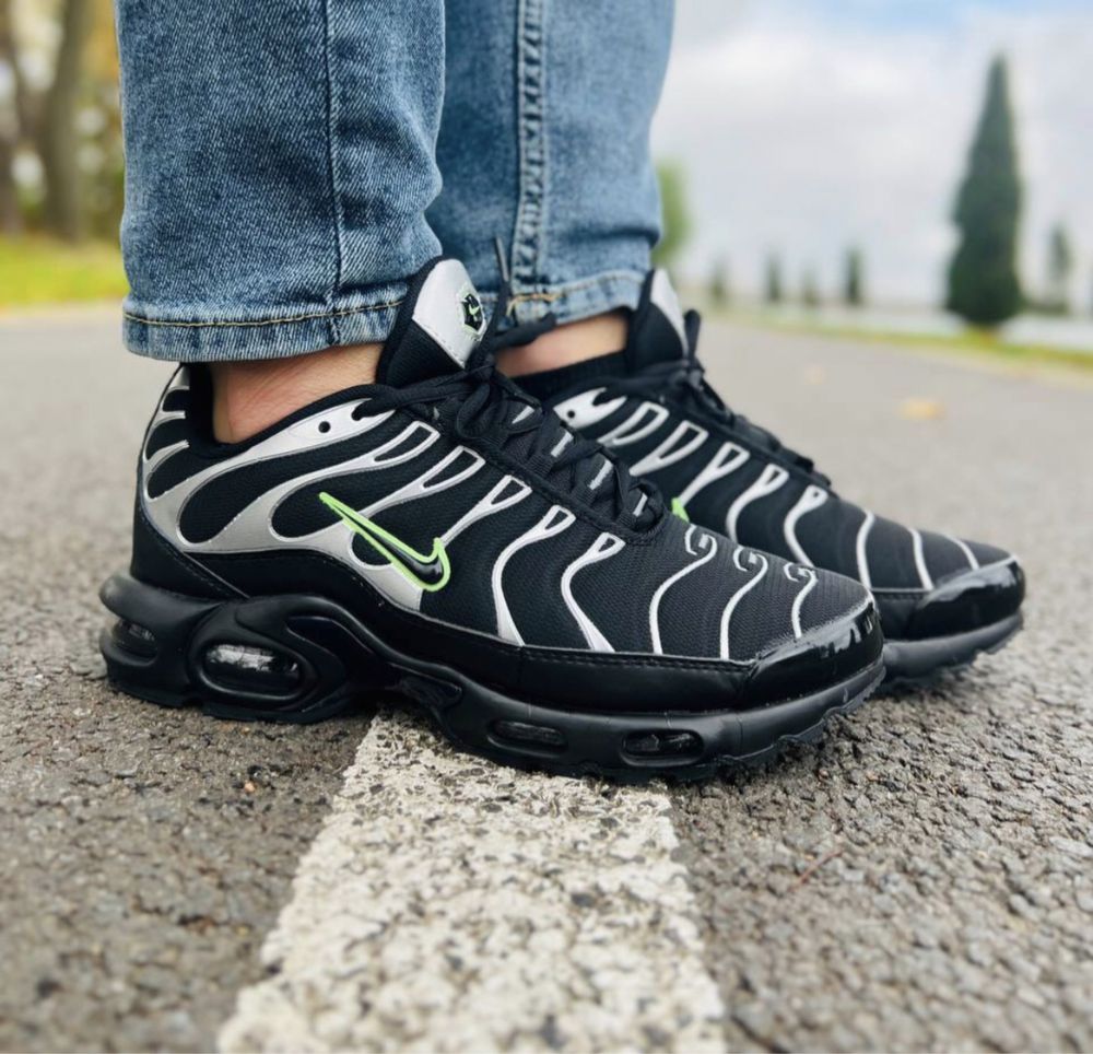 Кросівки Чоловічі Nike Air Max Plus TN Black Silver Green Топ Premium